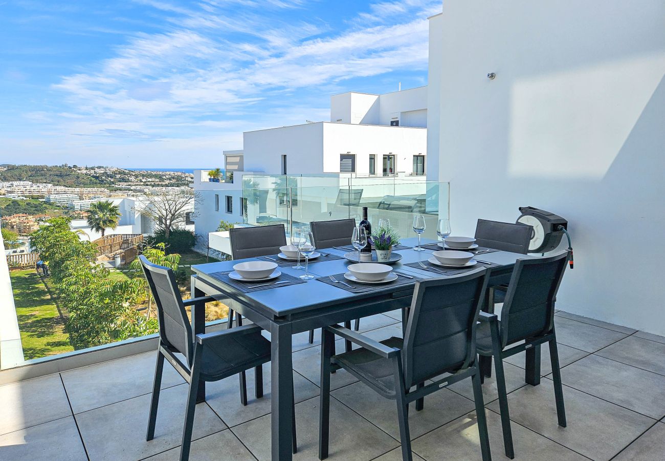 Apartamento en La Cala de Mijas - 2nd floor Large Terrace & Pool views Casa Banderas
