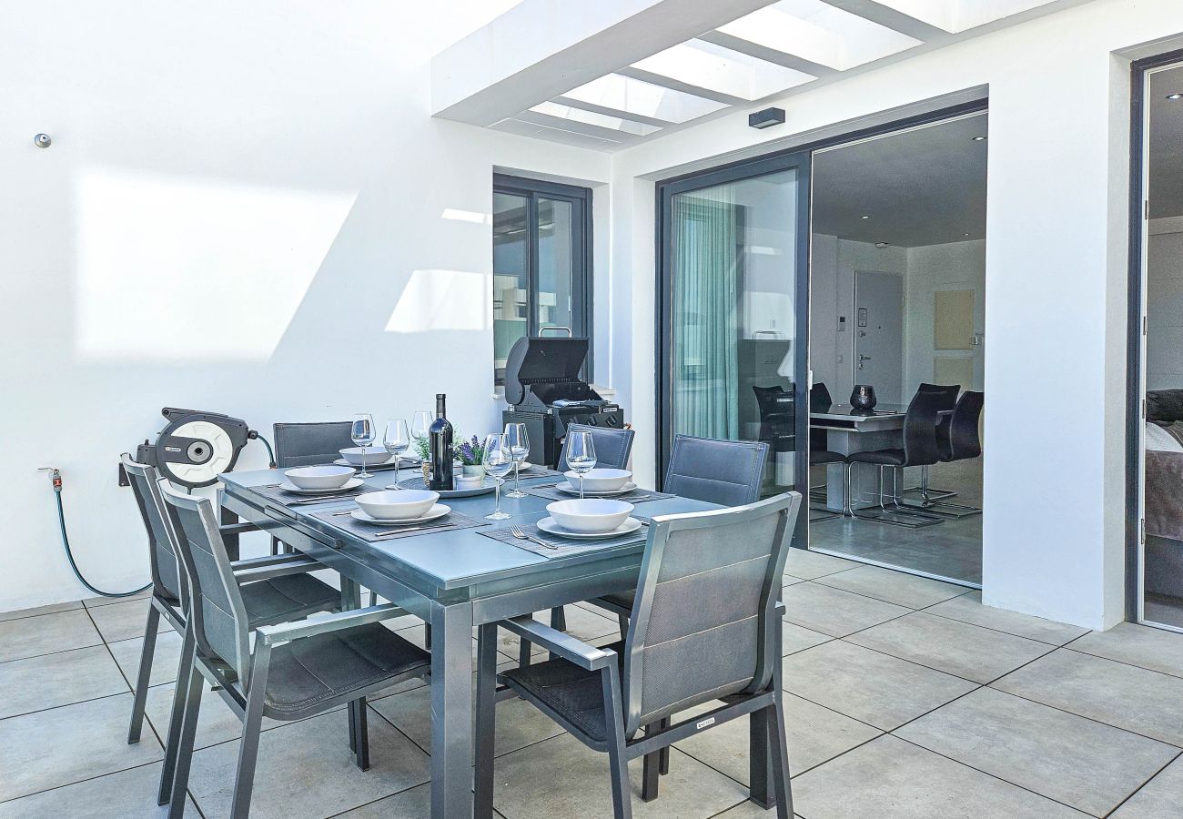 Apartamento en La Cala de Mijas - 2nd floor Large Terrace & Pool views Casa Banderas
