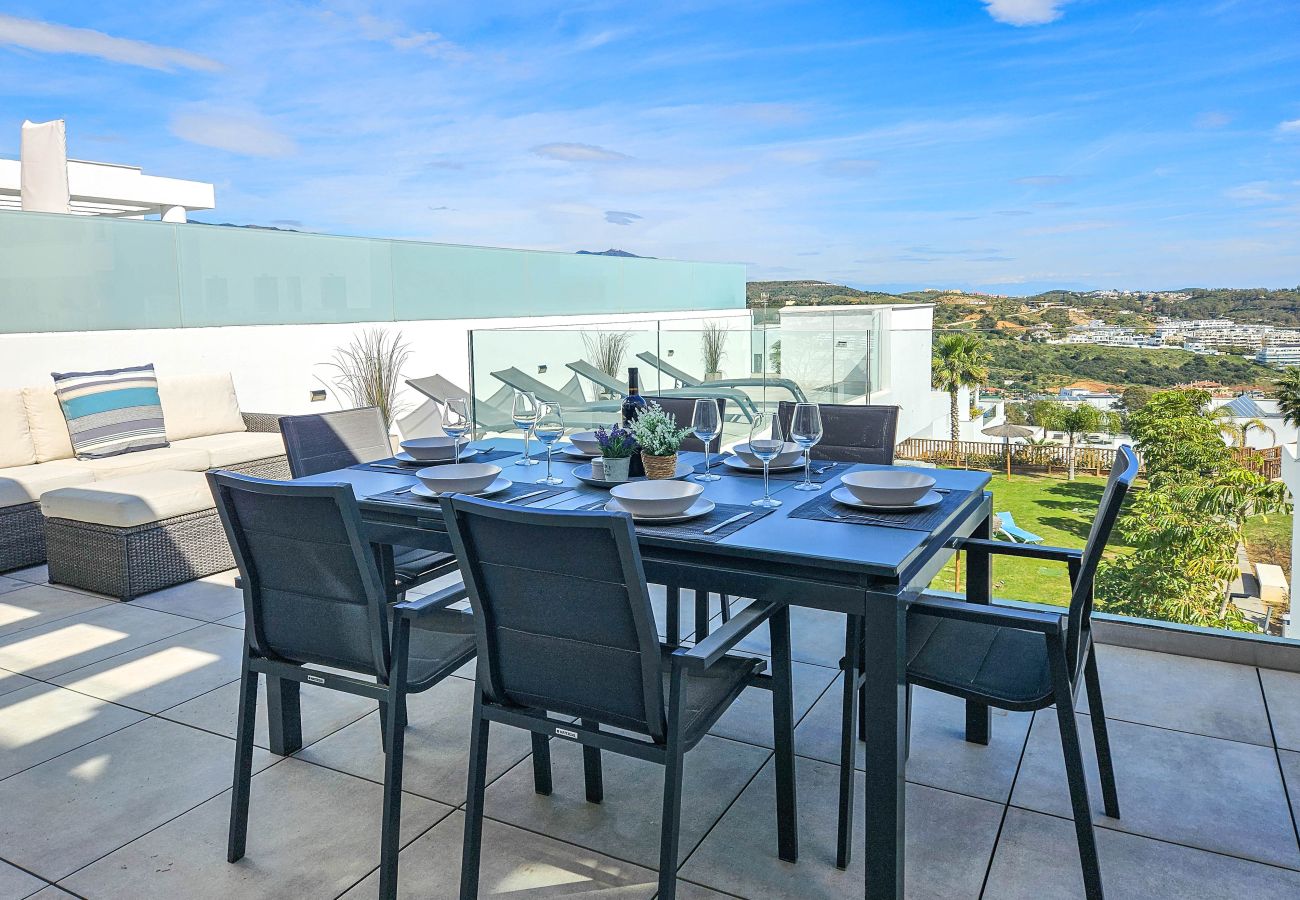 Apartamento en La Cala de Mijas - 2nd floor Large Terrace & Pool views Casa Banderas