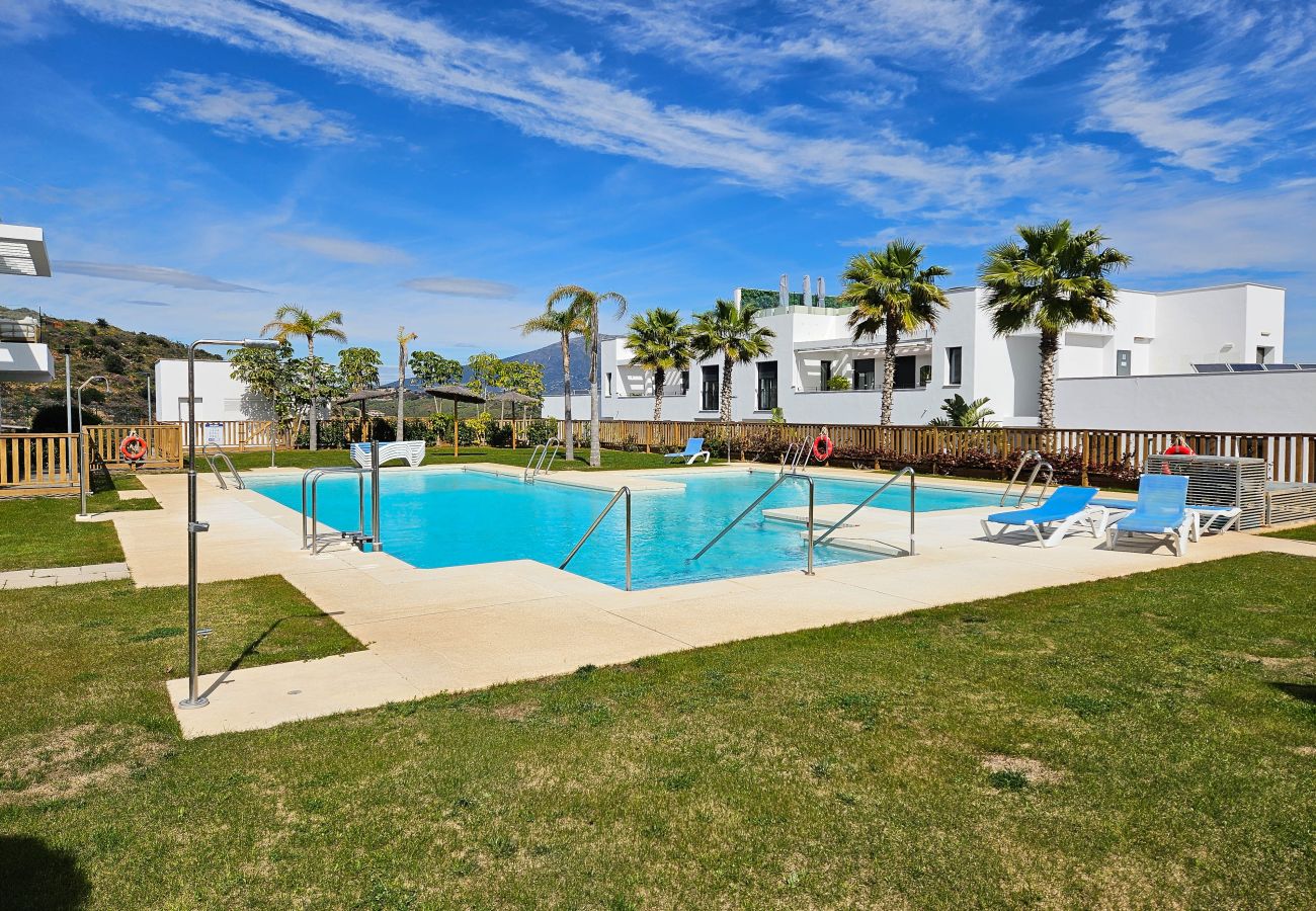 Apartamento en La Cala de Mijas - 2nd floor Large Terrace & Pool views Casa Banderas