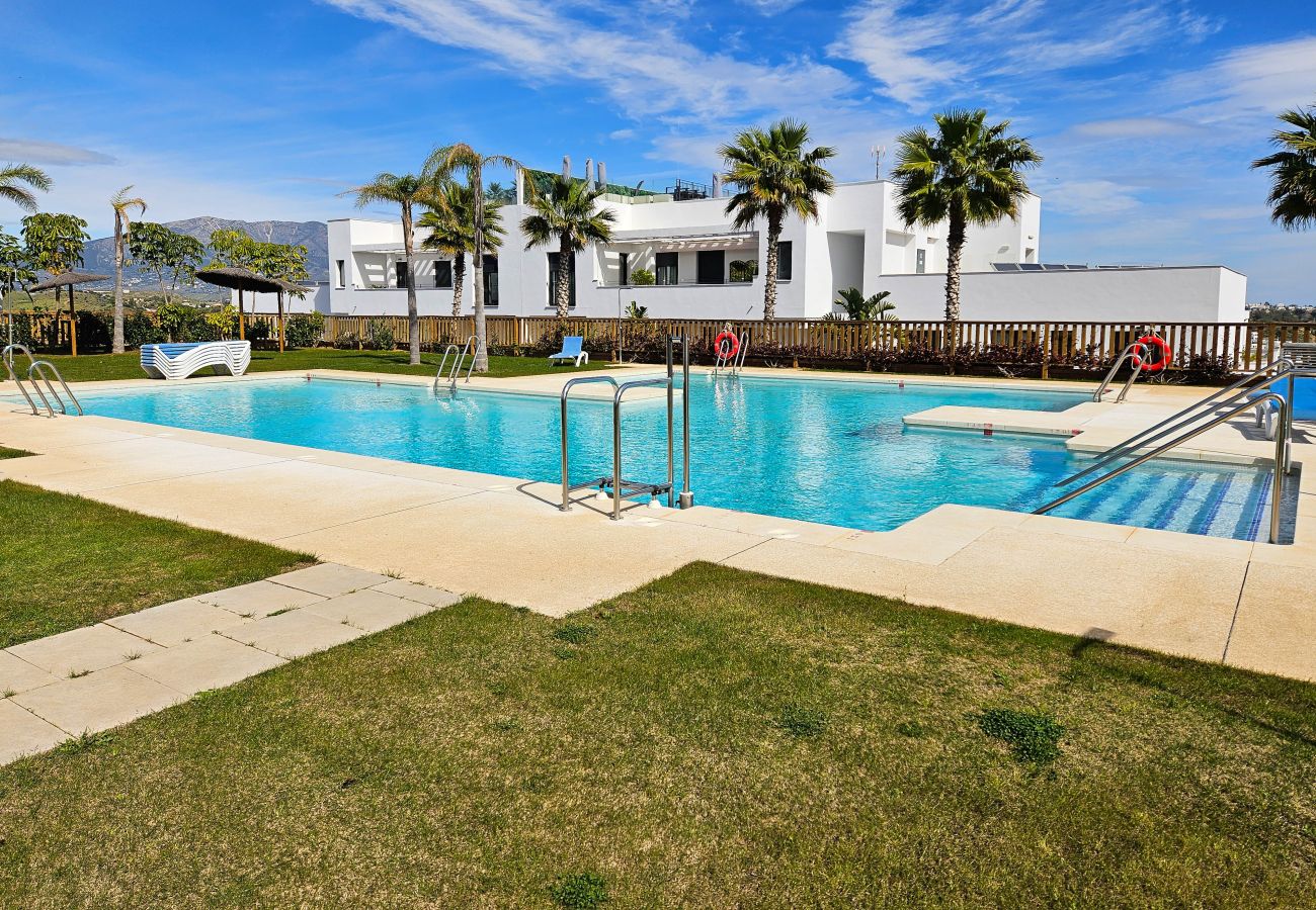 Apartamento en La Cala de Mijas - 2nd floor Large Terrace & Pool views Casa Banderas