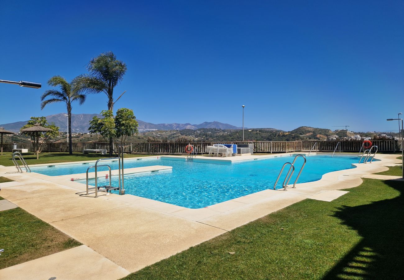 Apartamento en La Cala de Mijas - 2nd floor Large Terrace & Pool views Casa Banderas