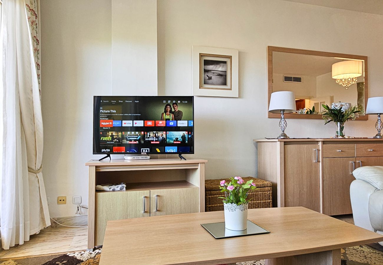 Apartamento en Mijas Costa - Apartamento de dos dormitorios con piscina y vistas al mar.
