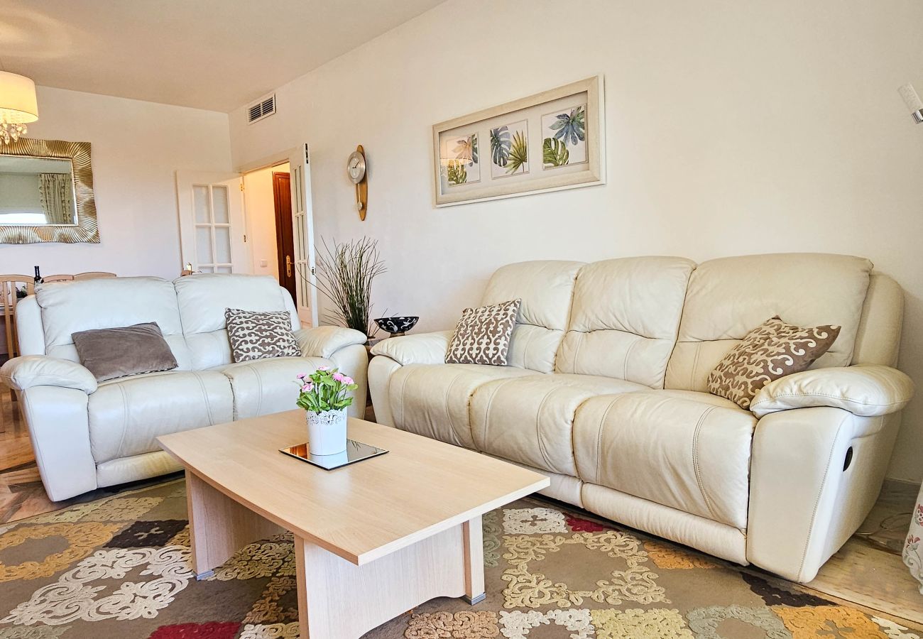 Apartamento en Mijas Costa - Apartamento de dos dormitorios con piscina y vistas al mar.
