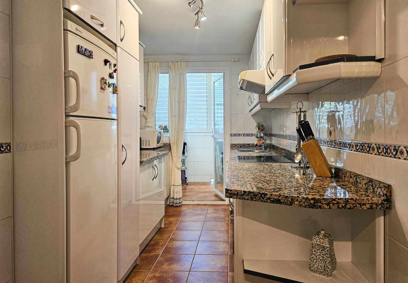 Apartamento en Mijas Costa - Apartamento de dos dormitorios con piscina y vistas al mar.