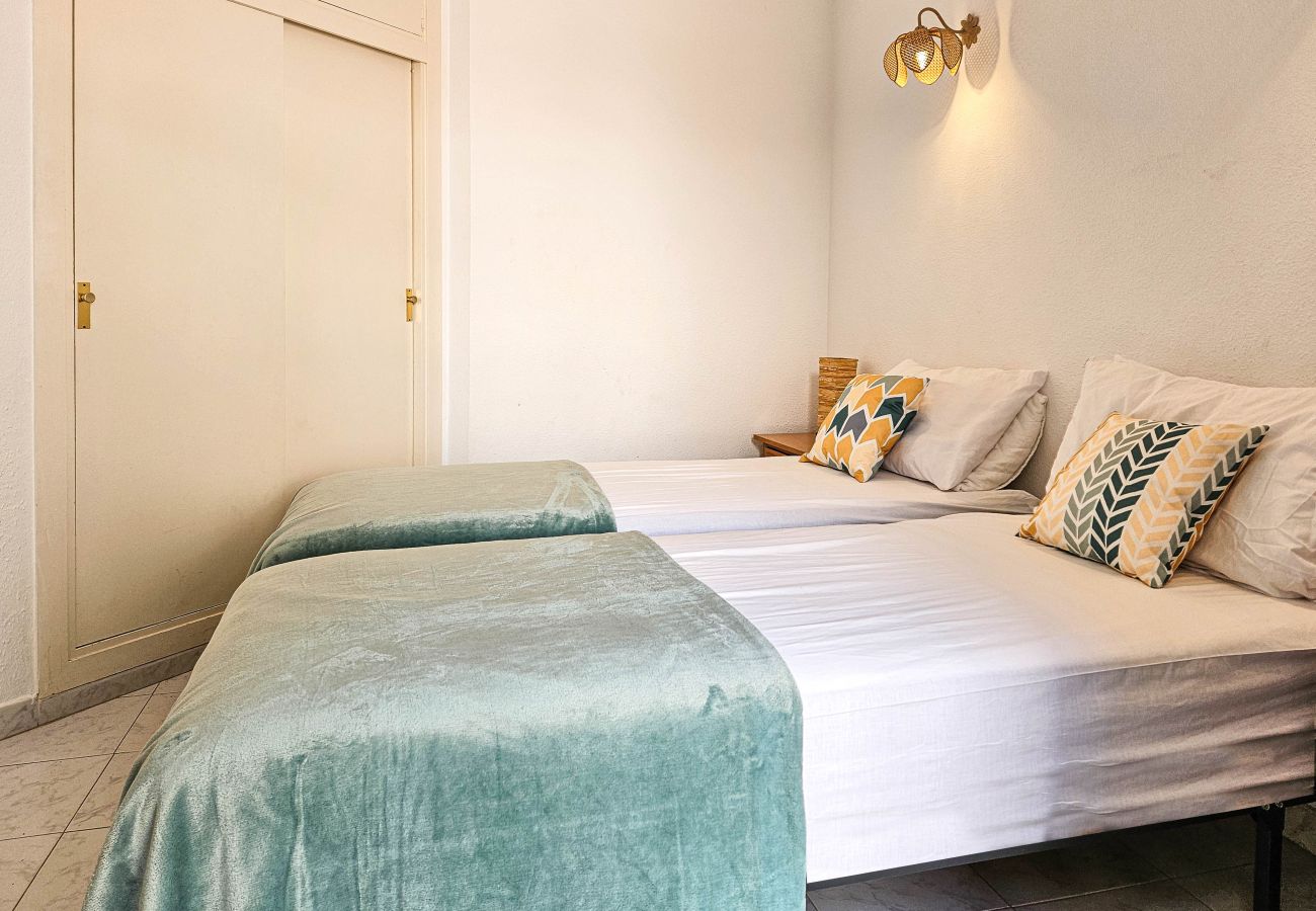 Apartamento en Mijas Costa - Apartamento de dos dormitorios con jardín, Calahonda