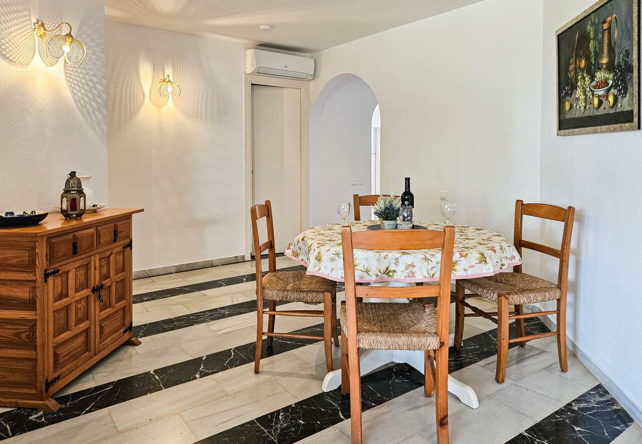 Apartamento en Mijas Costa - Apartamento de dos dormitorios con jardín, Calahonda