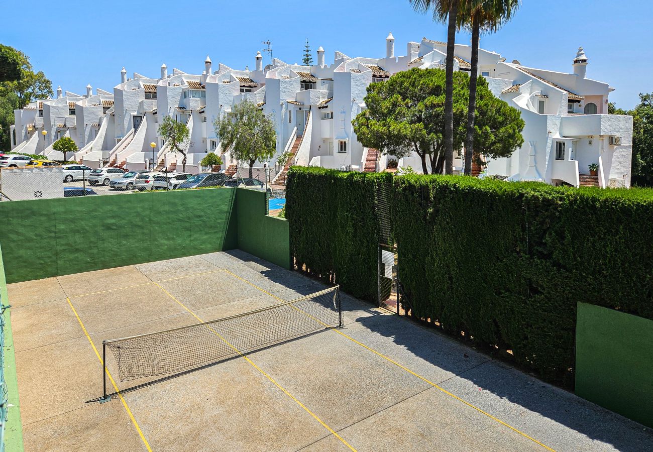 Apartamento en Mijas Costa - Apartamento de dos dormitorios con jardín, Calahonda
