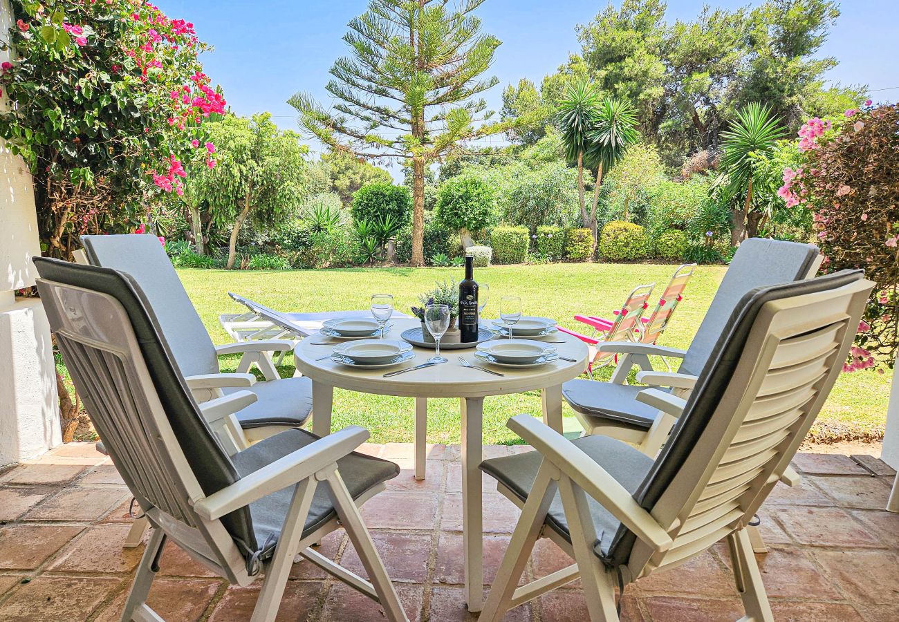 Apartamento en Mijas Costa - Apartamento de dos dormitorios con jardín, Calahonda