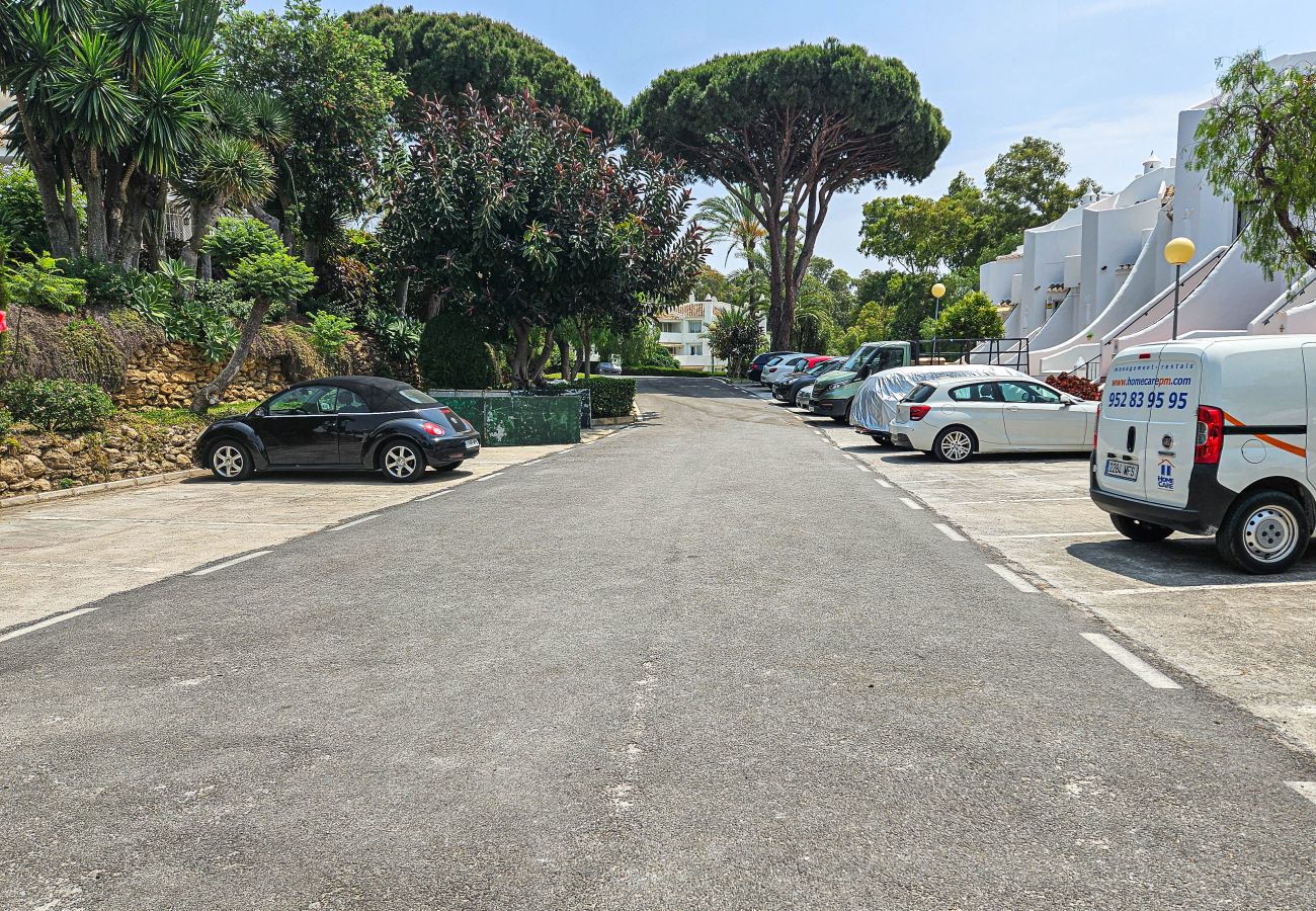 Apartamento en Mijas Costa - Apartamento de dos dormitorios con jardín, Calahonda