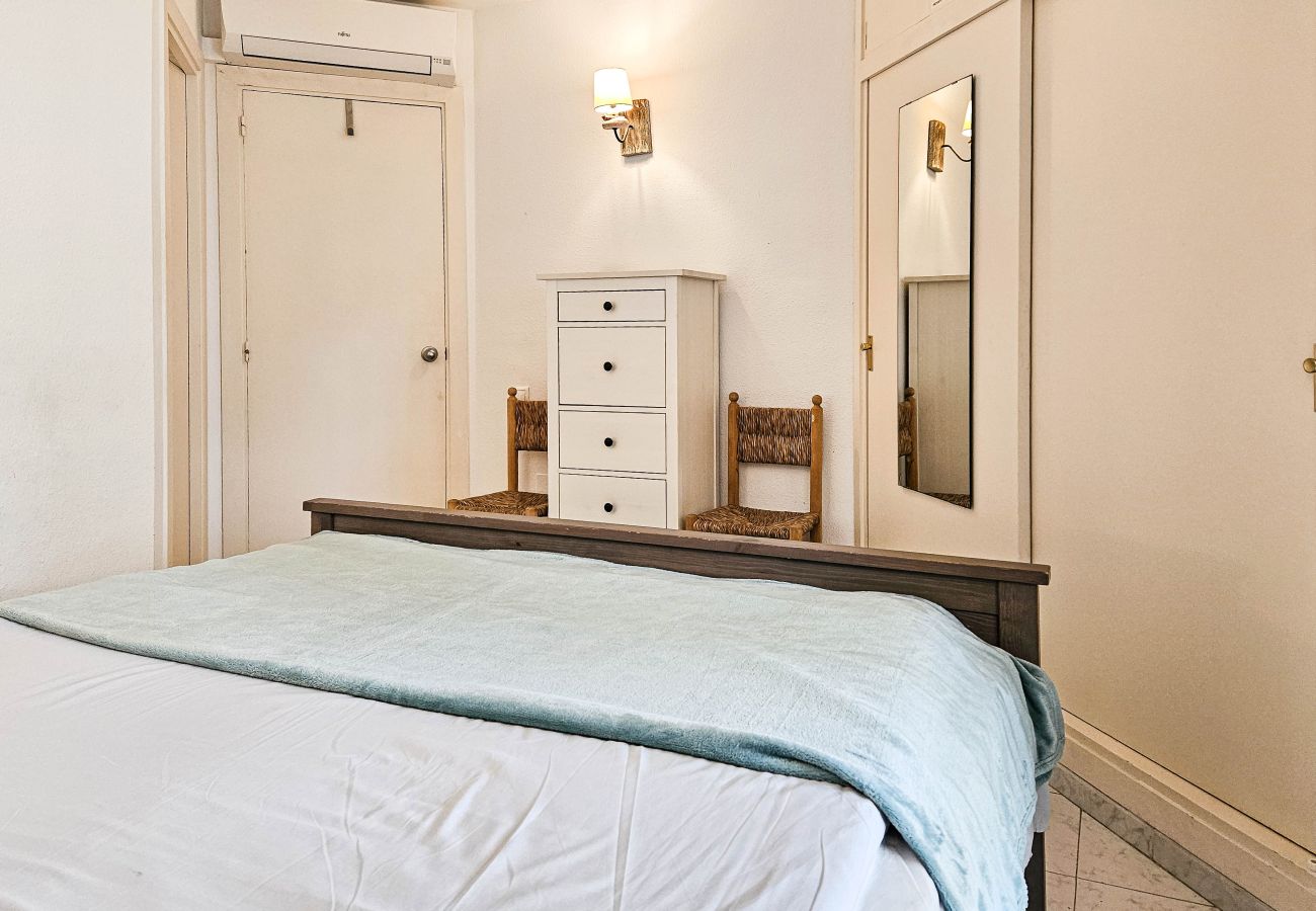 Apartamento en Mijas Costa - Apartamento de dos dormitorios con jardín, Calahonda