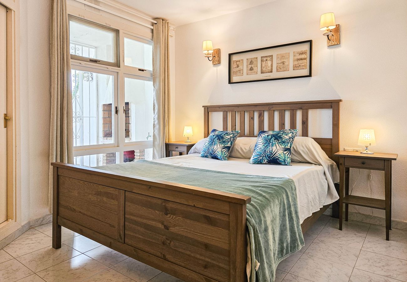 Apartamento en Mijas Costa - Apartamento de dos dormitorios con jardín, Calahonda