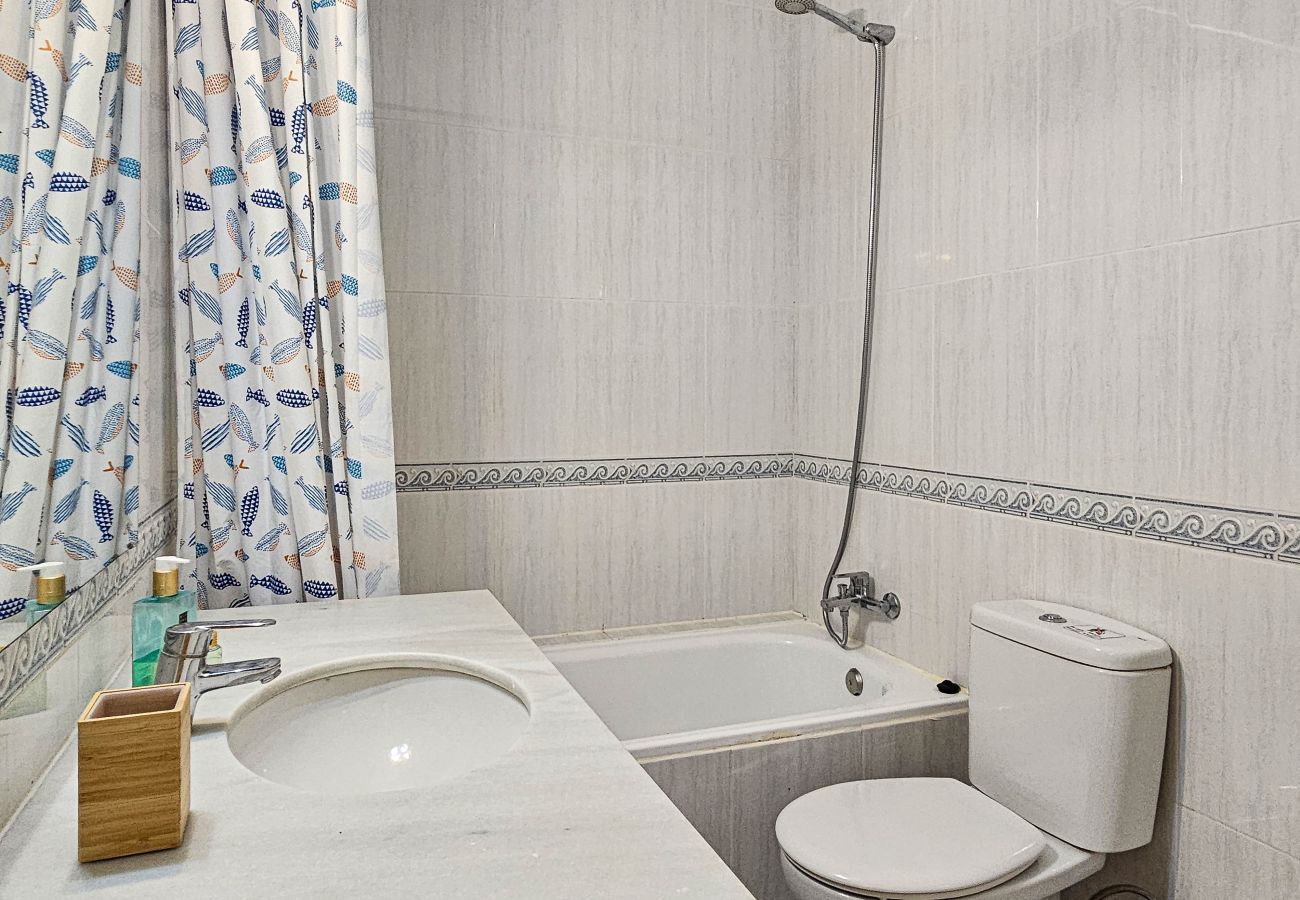 Apartamento en Mijas Costa - Apartamento de dos dormitorios con jardín, Calahonda