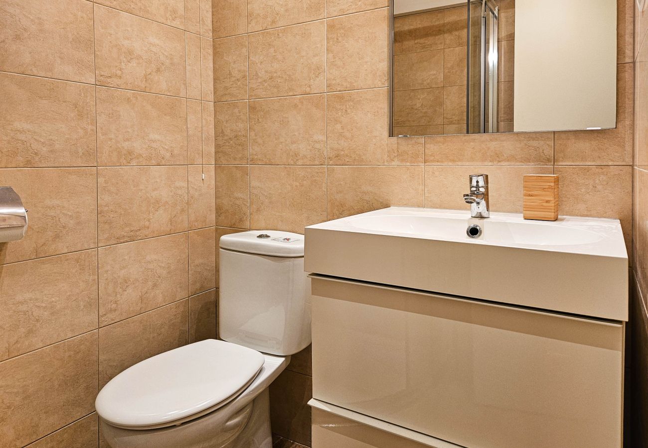 Apartamento en Mijas Costa - Apartamento de dos dormitorios con jardín, Calahonda