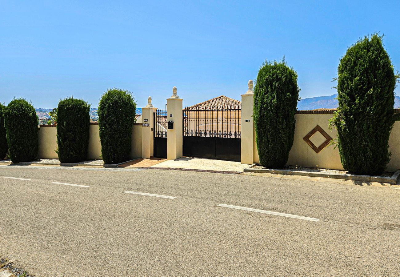 Villa en Mijas Costa - Casa Lorraine, villa de 4 dormitorios, piscina privada