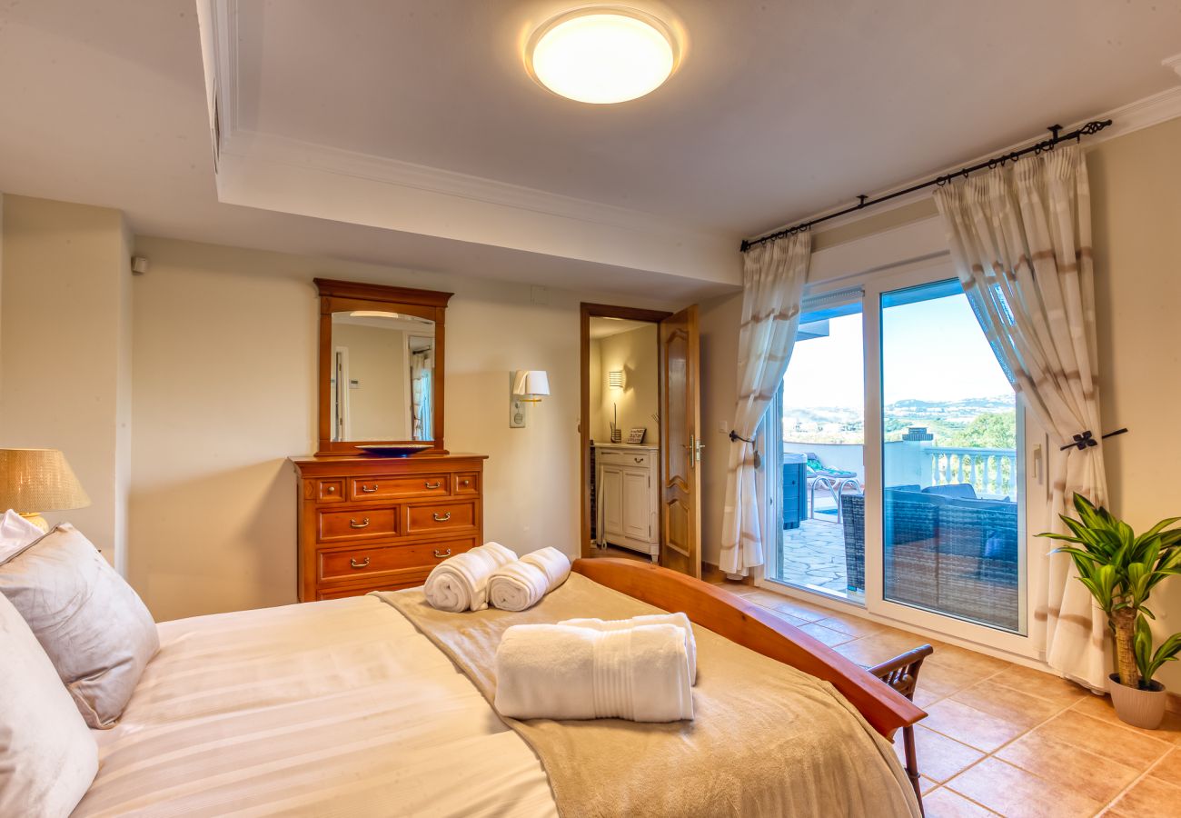 Villa en Mijas Costa - Casa Lorraine, villa de 4 dormitorios, piscina privada