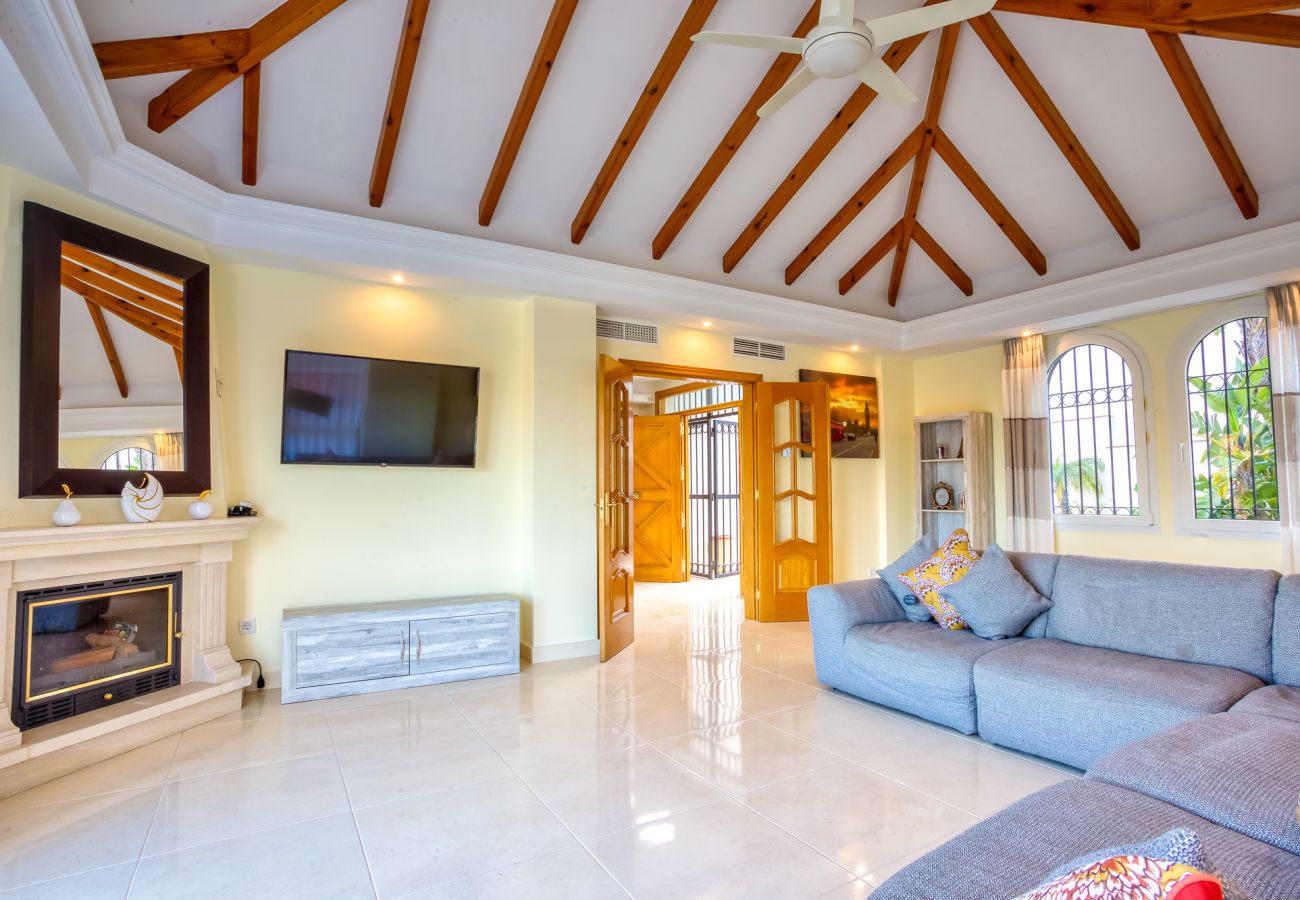 Villa en Mijas Costa - Casa Lorraine, villa de 4 dormitorios, piscina privada