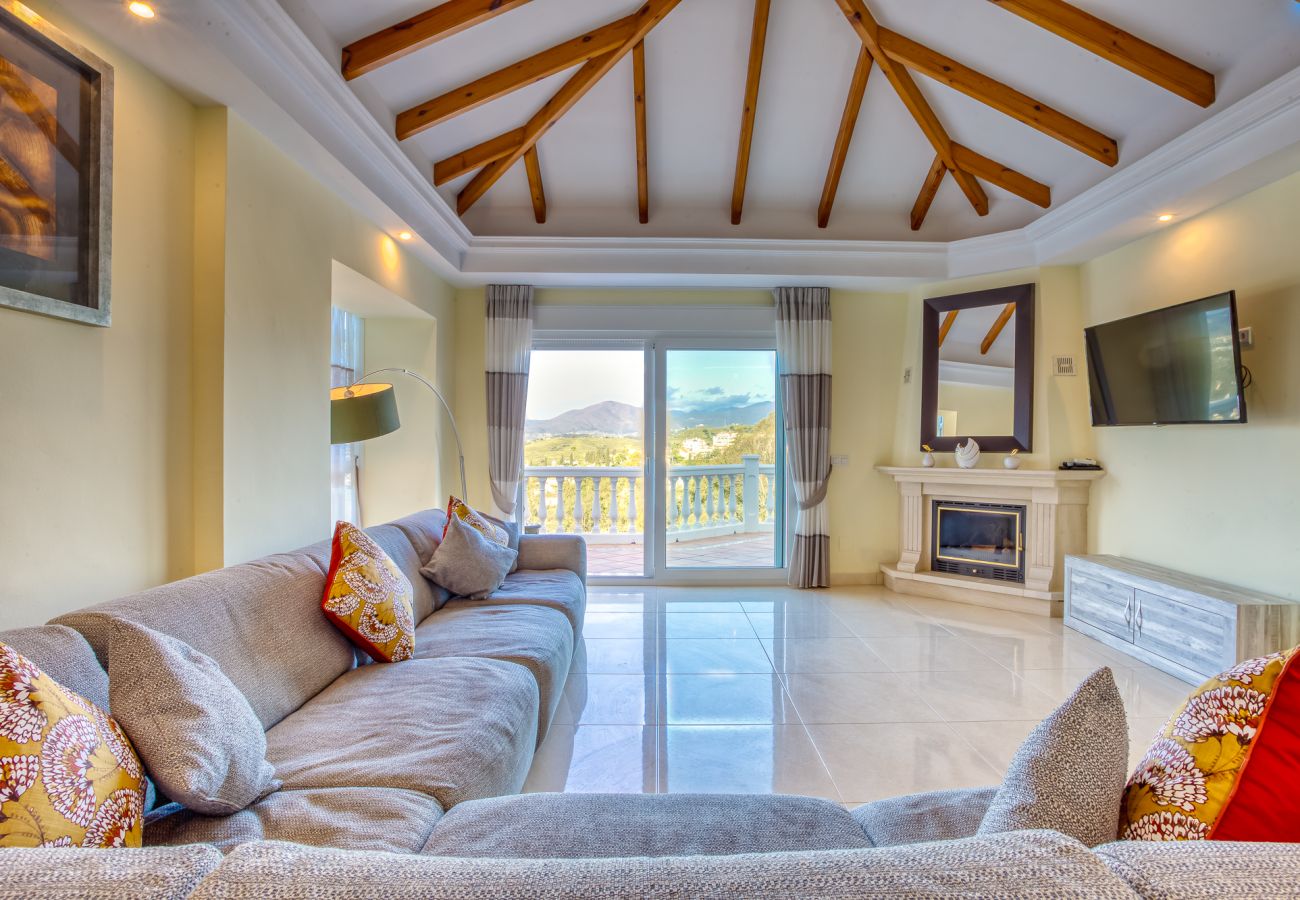 Villa en Mijas Costa - Casa Lorraine, villa de 4 dormitorios, piscina privada