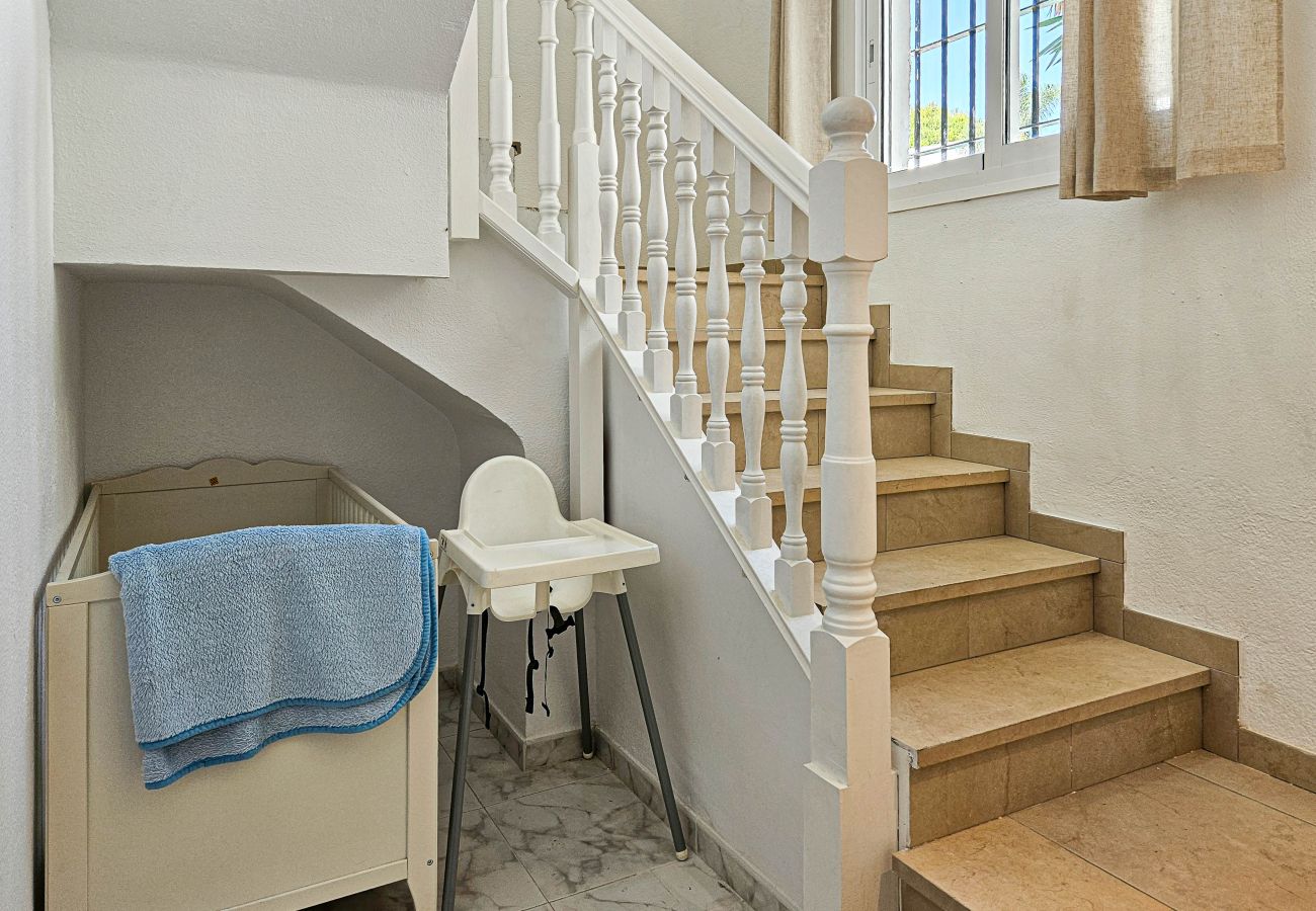 Villa en Mijas Costa - Villa con piscina privada, ubicación privilegiada en Riviera del Sol