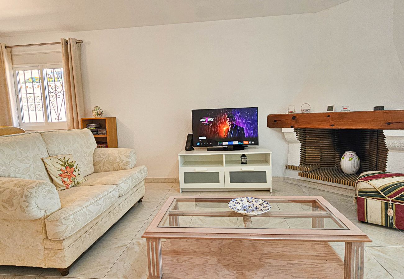 Villa en Mijas Costa - Villa con piscina privada, ubicación privilegiada en Riviera del Sol