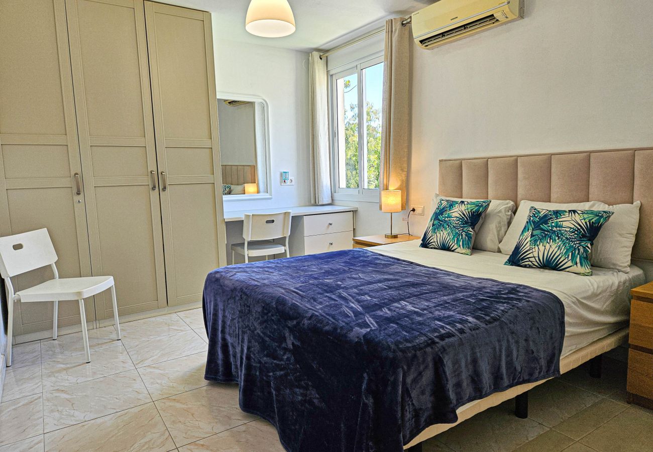 Villa en Mijas Costa - Villa con piscina privada, ubicación privilegiada en Riviera del Sol