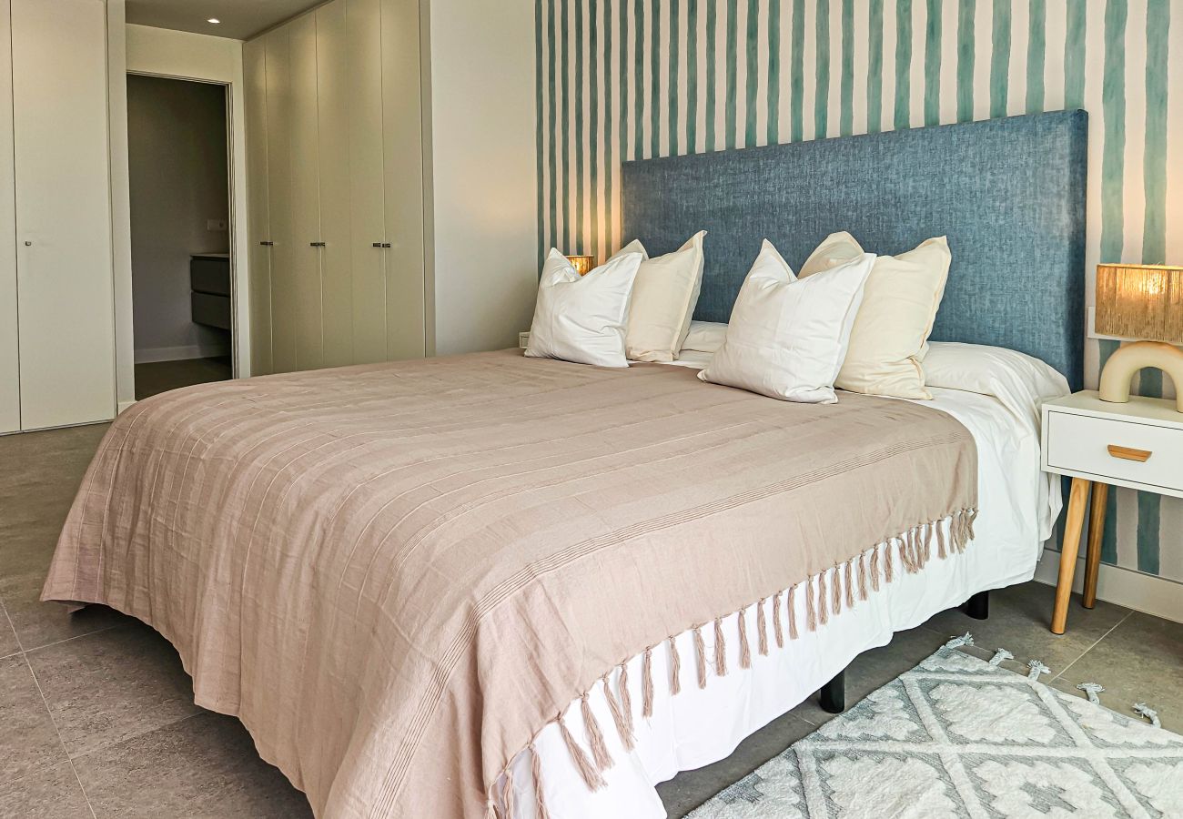 Apartamento en Estepona - Ático en Estepona, a 2 km del campo de golf Azata.