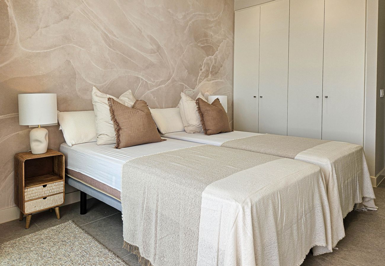 Apartamento en Estepona - Ático en Estepona, a 2 km del campo de golf Azata.