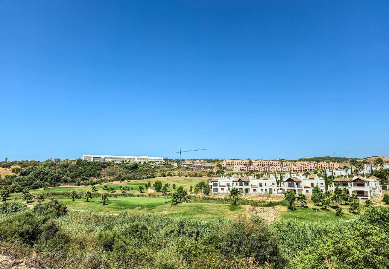 Apartamento en Estepona - Ático en Estepona, a 2 km del campo de golf Azata.