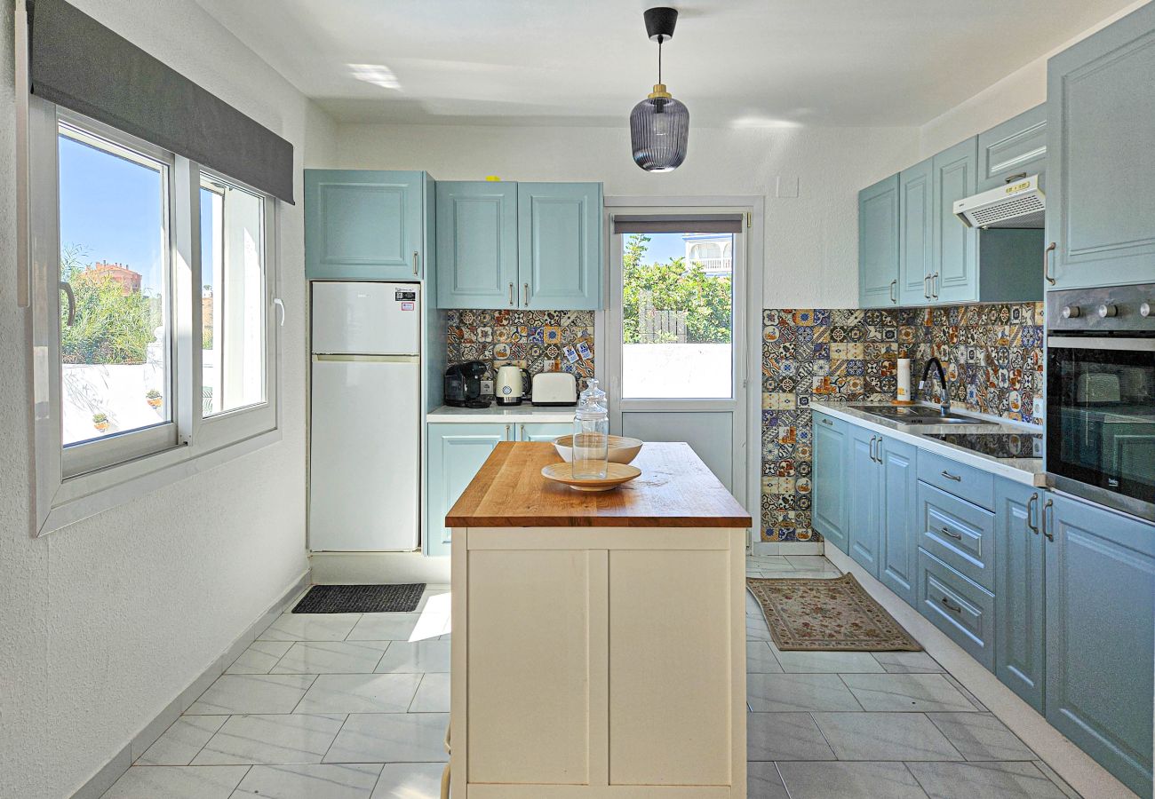 Villa en El Faro - Villa con piscina privada, El Faro