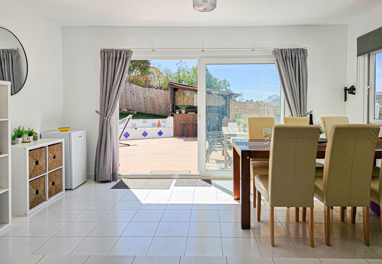 Villa en El Faro - Villa con piscina privada, El Faro