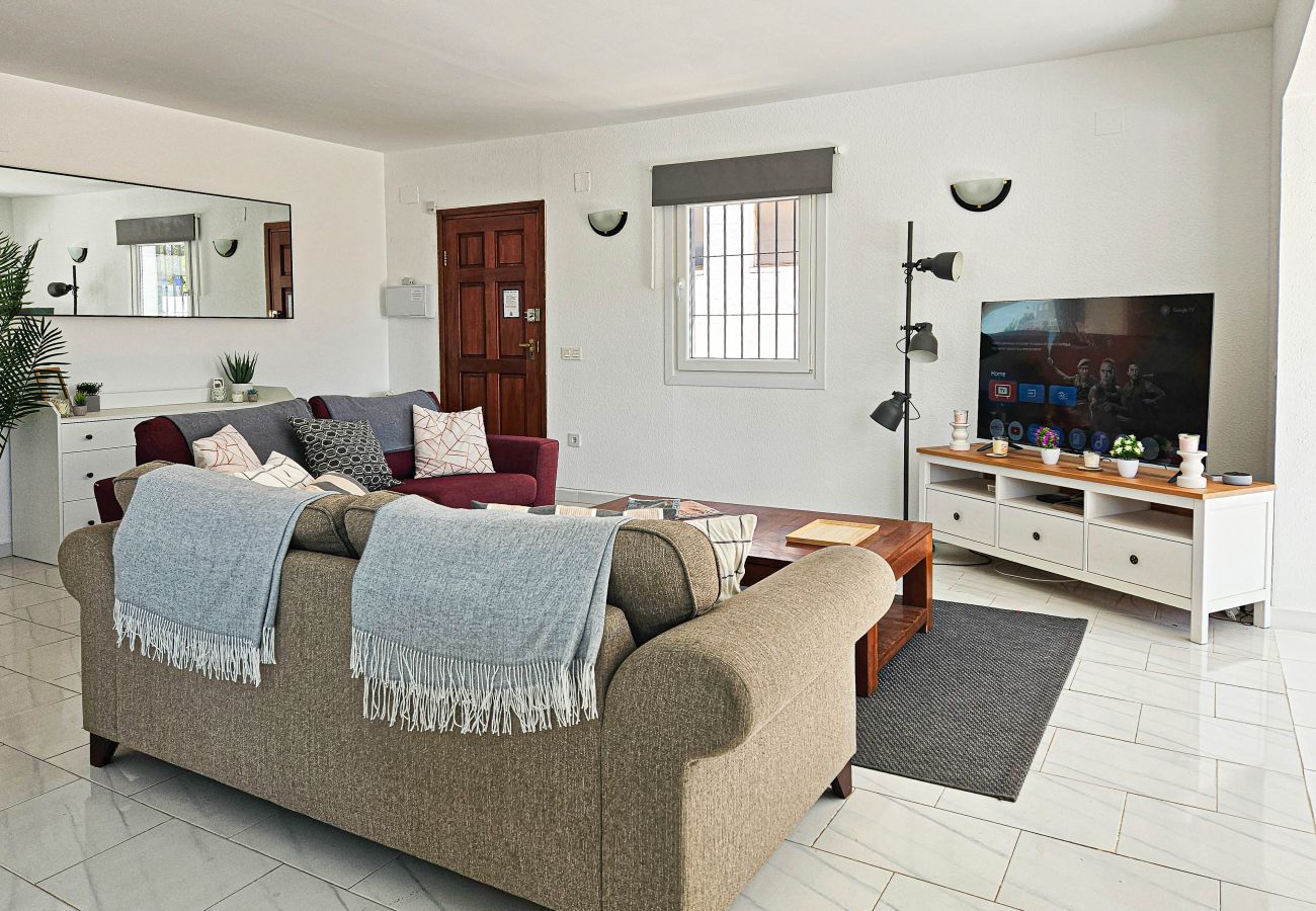 Villa en El Faro - Villa con piscina privada, El Faro