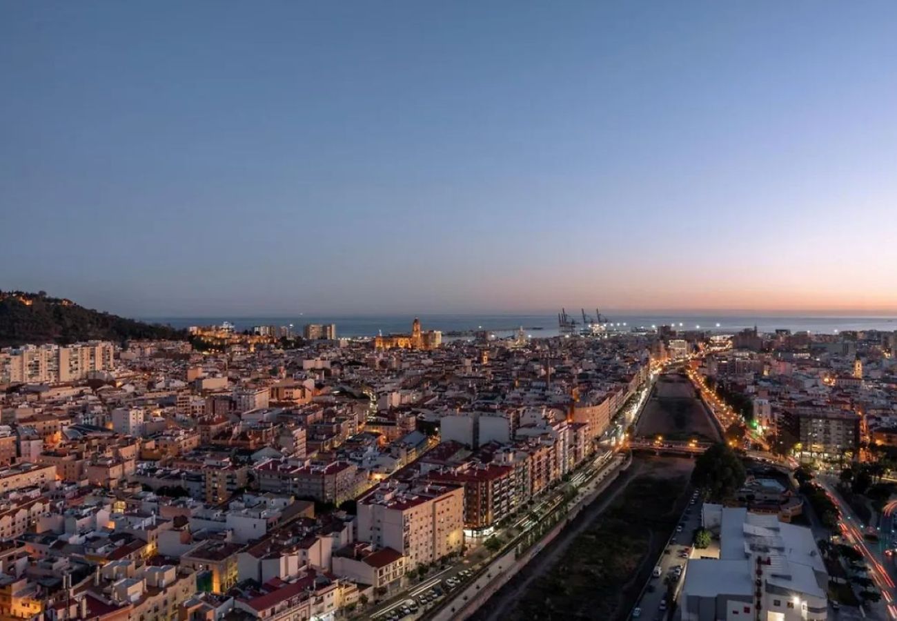 Apartamento en Málaga - Apartamento Urban Sky Torre Norte, centro de Málaga
