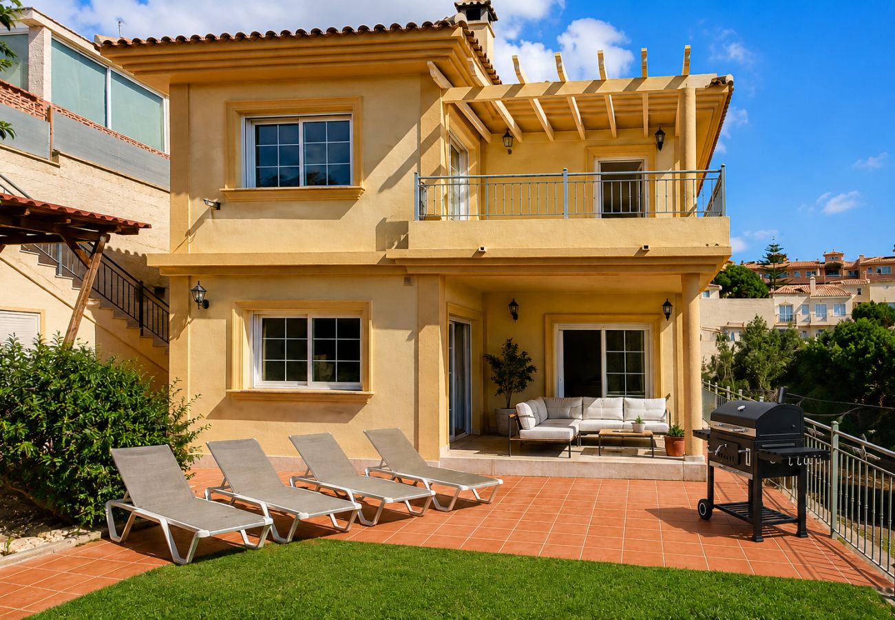 Villa en Fuengirola - Villa Eva con piscina privada en Torreblanca