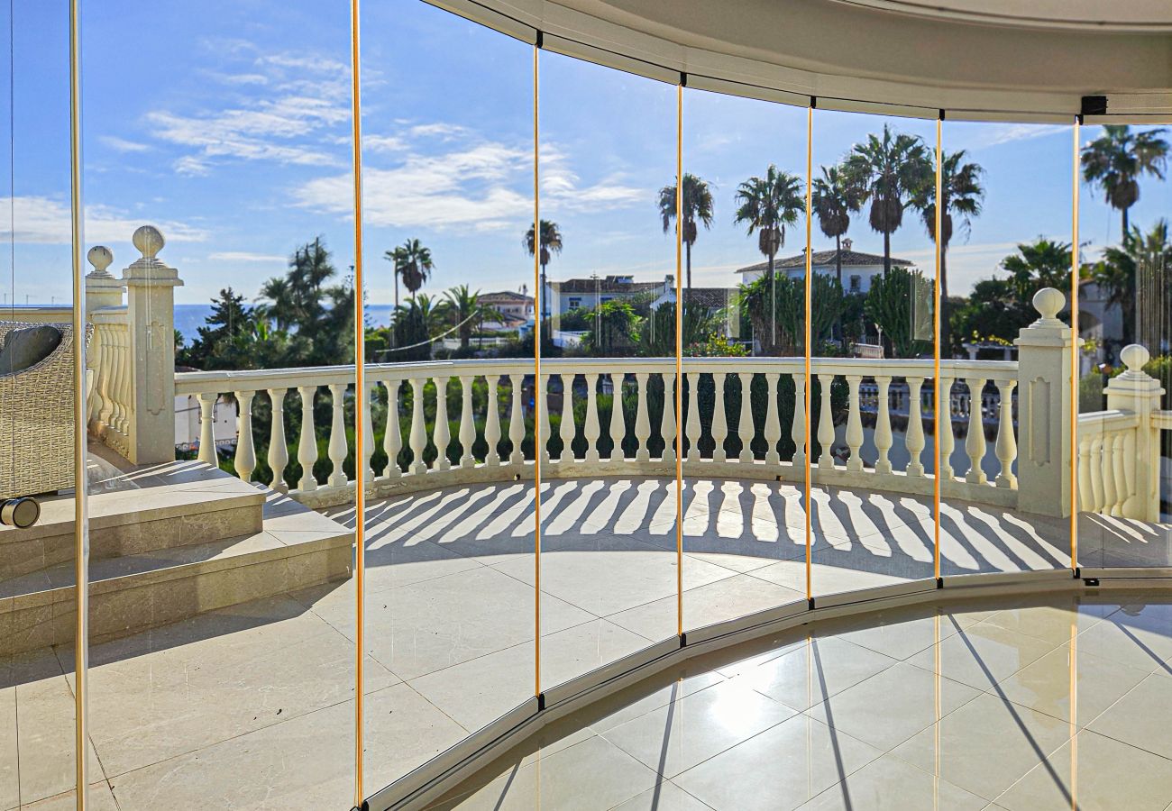 Villa en Mijas Costa - Villa con piscina privada y jacuzzi en Mijas Costa