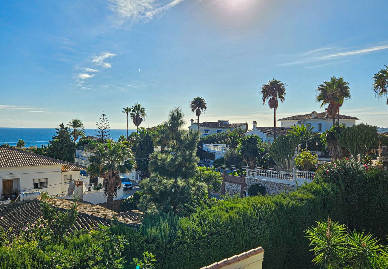 Villa en Mijas Costa - Villa con piscina privada y jacuzzi en Mijas Costa