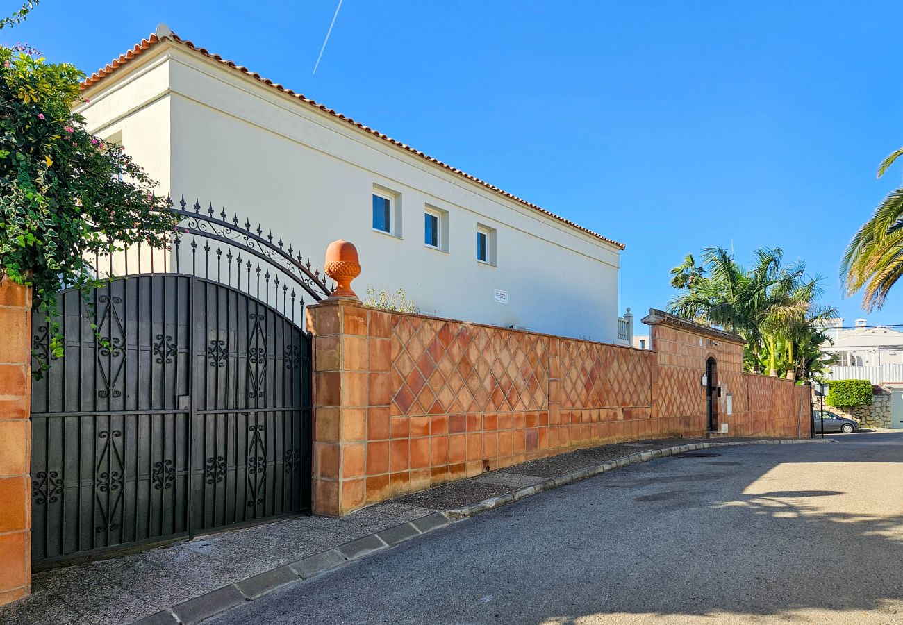 Villa en Mijas Costa - Villa con piscina privada y jacuzzi en Mijas Costa