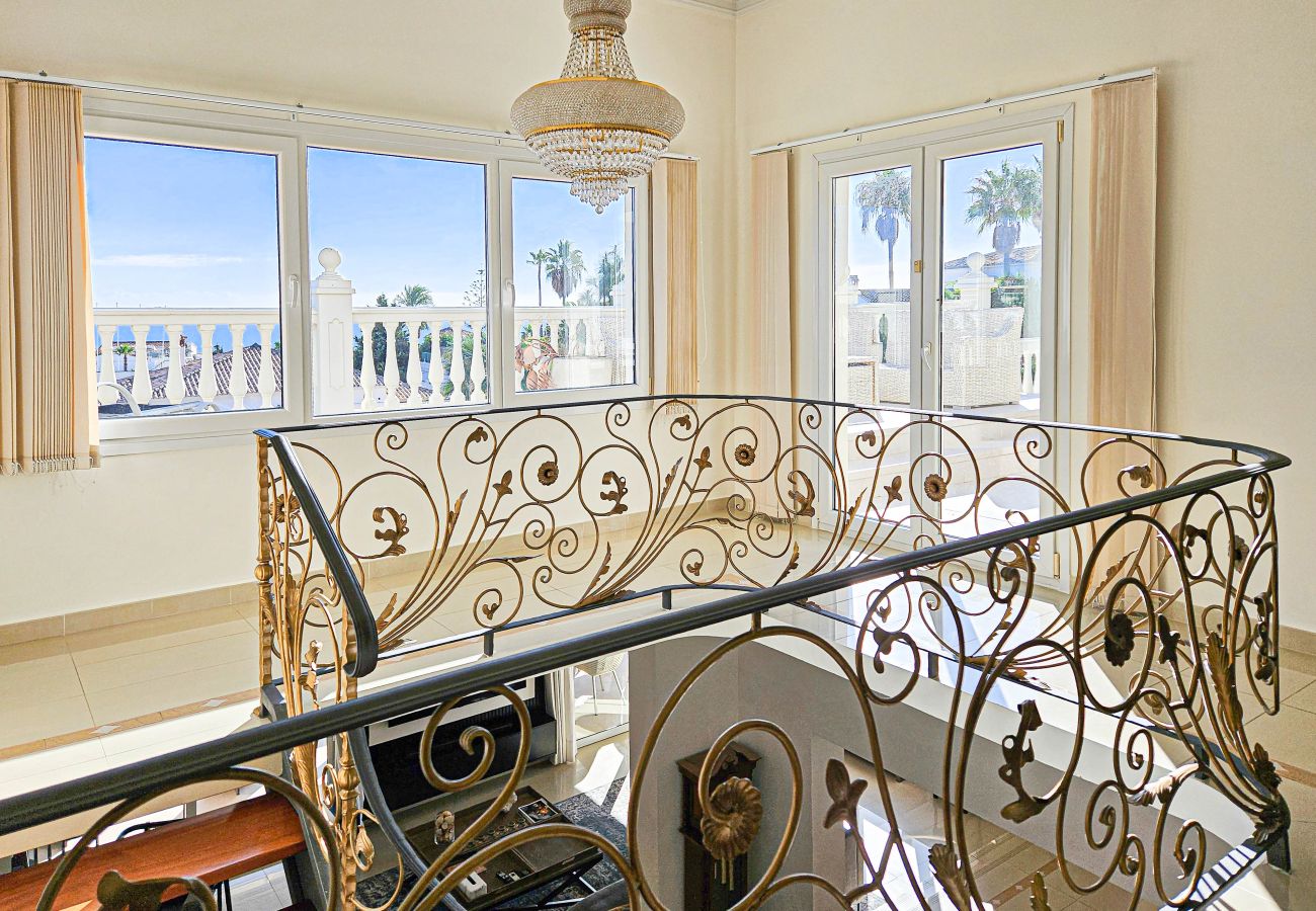 Villa en Mijas Costa - Villa con piscina privada y jacuzzi en Mijas Costa