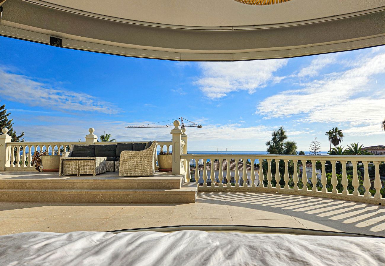 Villa en Mijas Costa - Villa con piscina privada y jacuzzi en Mijas Costa