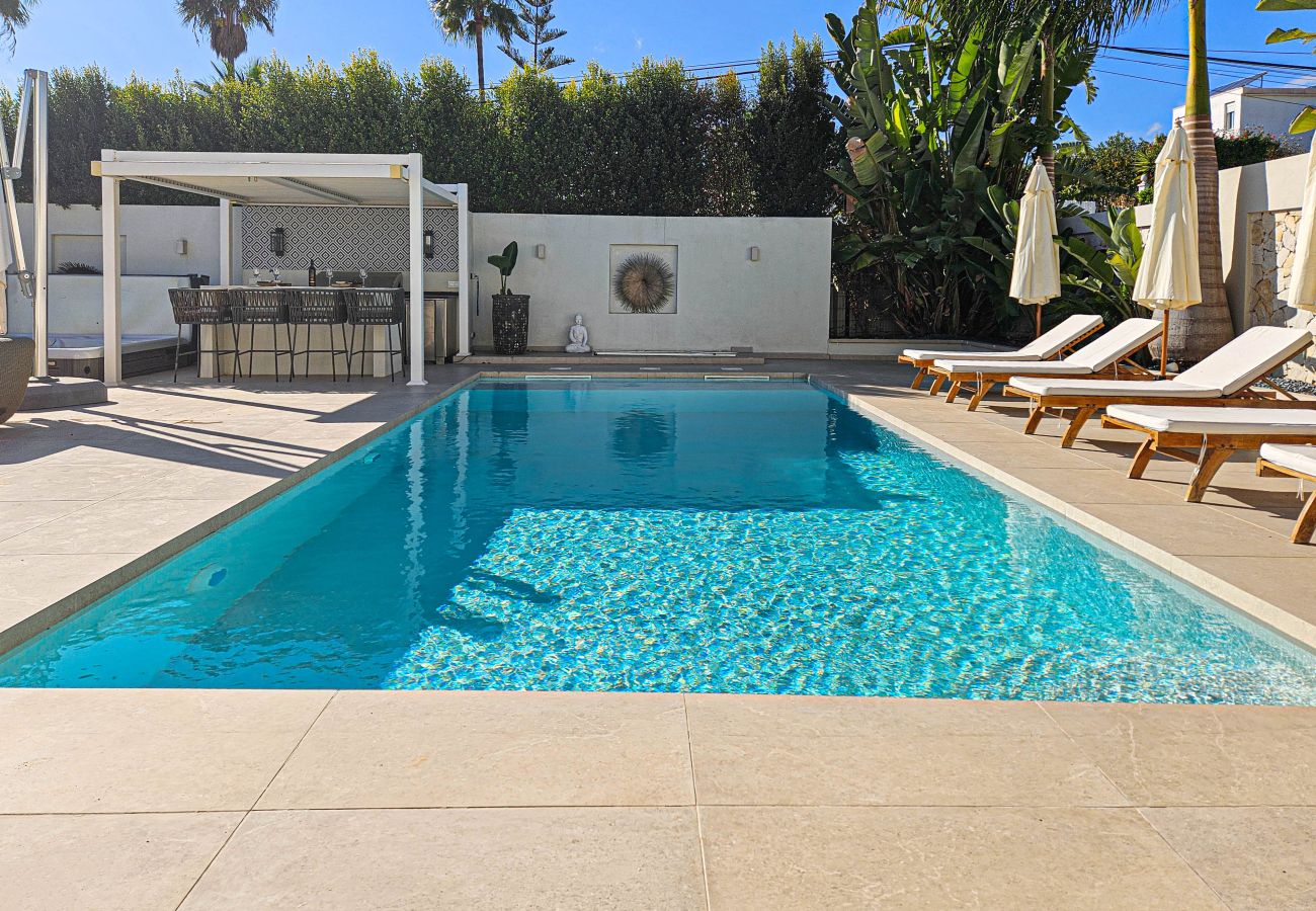 Villa en Mijas Costa - Villa con piscina privada y jacuzzi en Mijas Costa