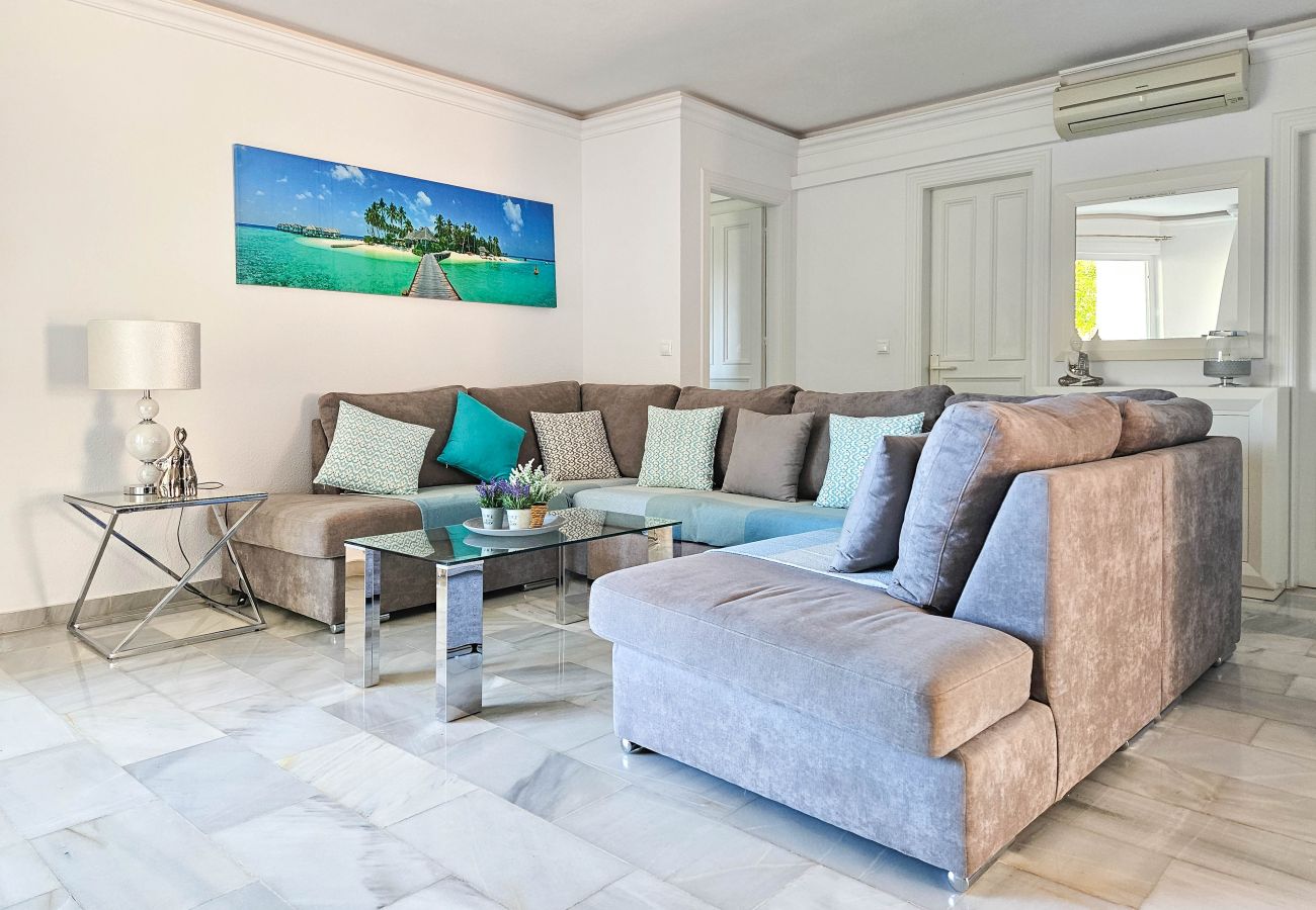 Apartamento en Mijas Costa - Apartamento con piscina en Torrenueva cerca de la playa