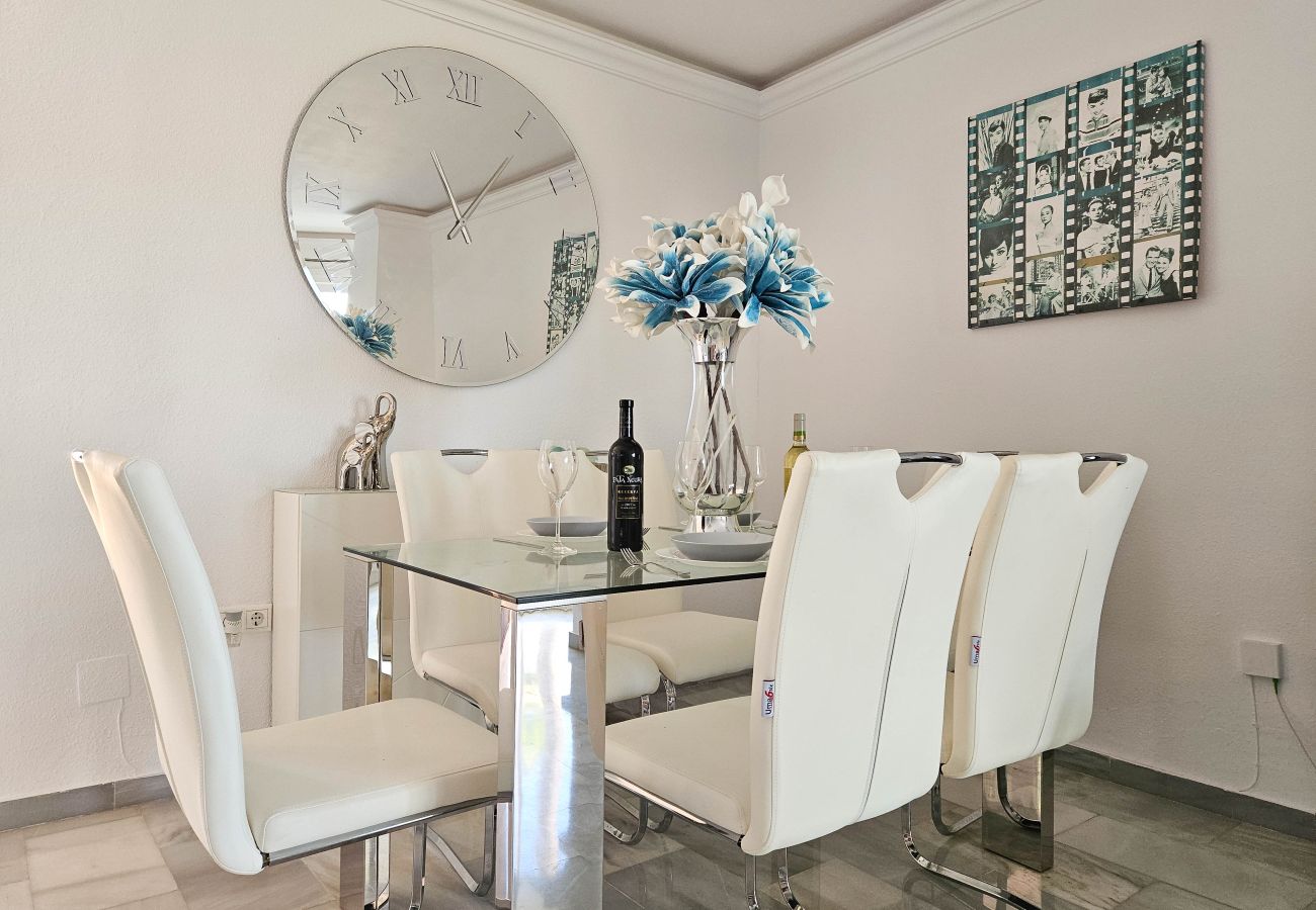 Apartamento en Mijas Costa - Apartamento con piscina en Torrenueva cerca de la playa