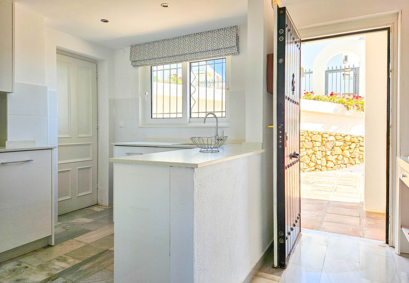 Apartamento en Mijas Costa - Apartamento con piscina en Torrenueva cerca de la playa