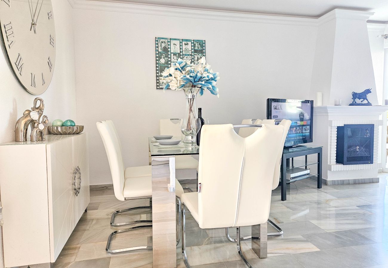 Apartamento en Mijas Costa - Apartamento con piscina en Torrenueva cerca de la playa