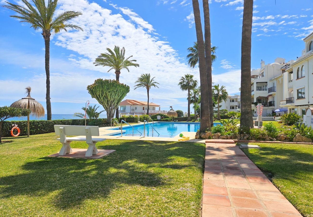 Apartamento en Mijas Costa - Apartamento con piscina en Torrenueva cerca de la playa