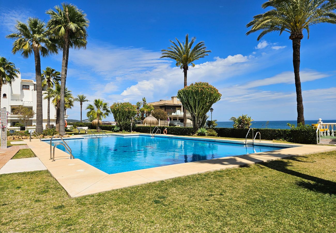 Apartamento en Mijas Costa - Apartamento con piscina en Torrenueva cerca de la playa