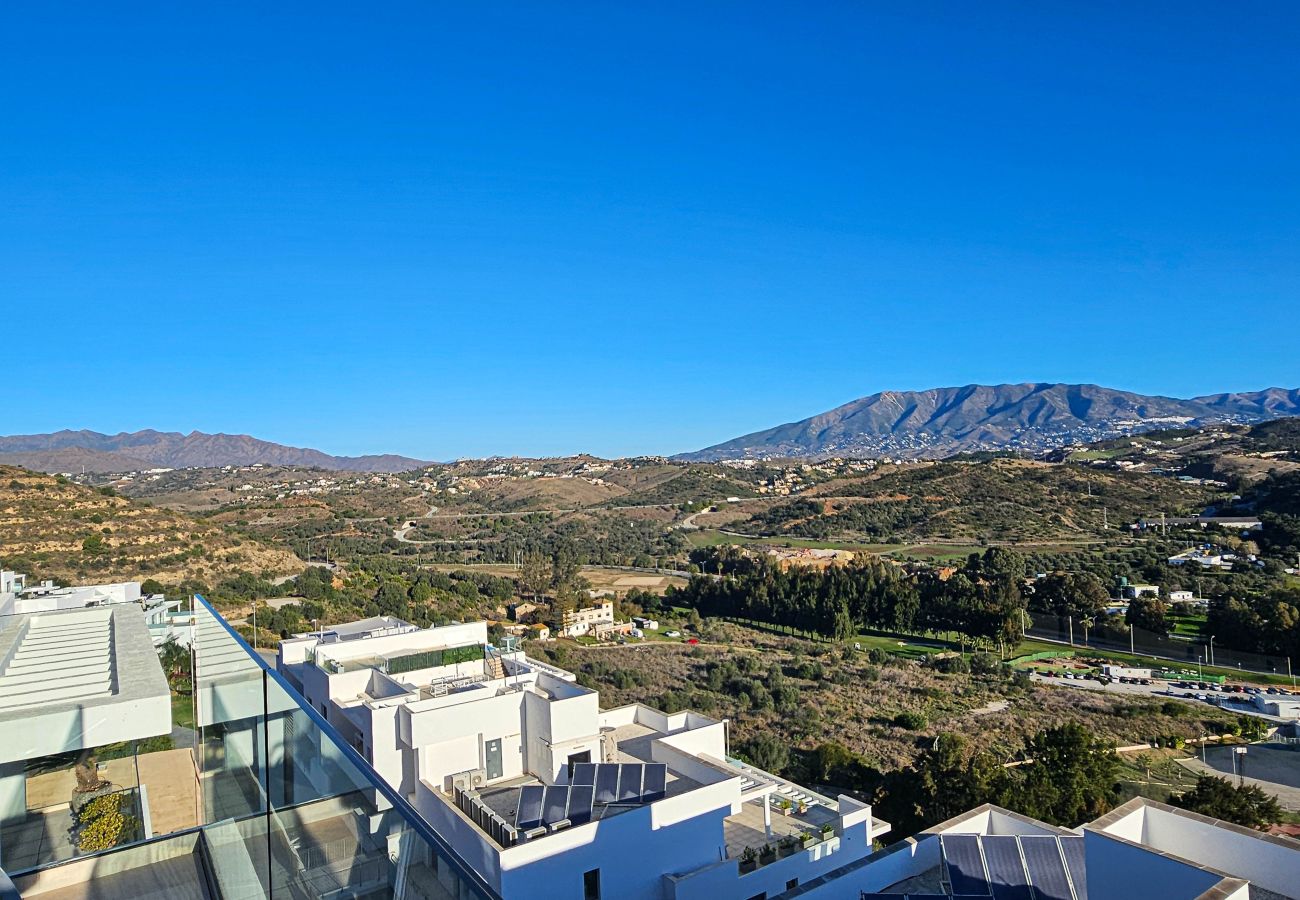 Apartamento en La Cala de Mijas - Apartamento de dos dormitorios con vistas a la montaña y al mar.