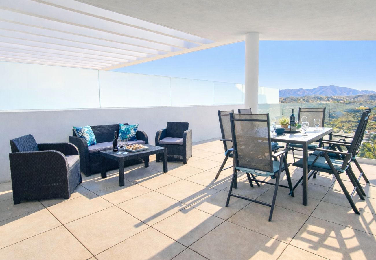 Apartamento en Mijas Costa - Apartamento de dos dormitorios con vistas a la montaña y al mar.
