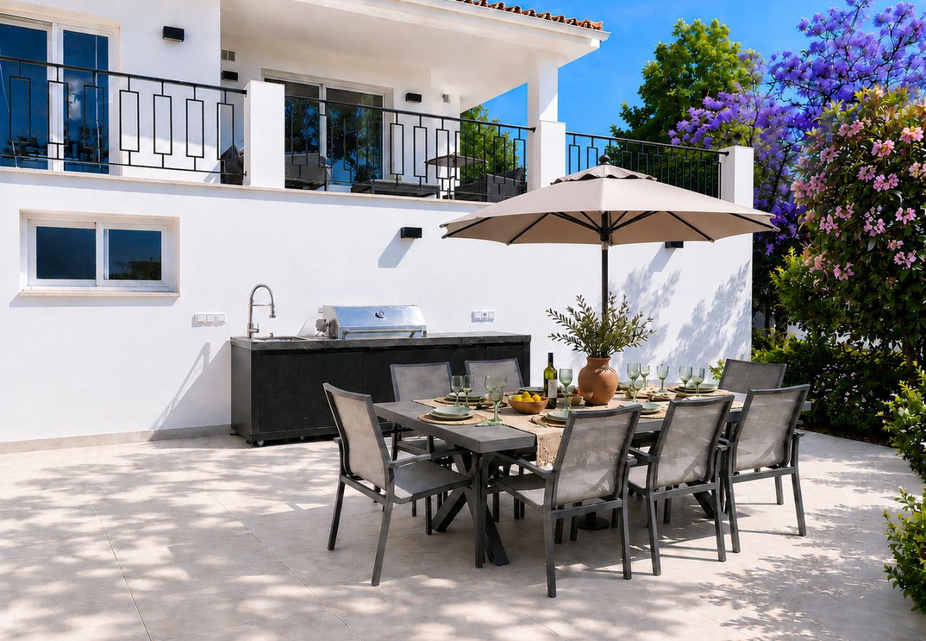 Villa en Mijas Costa - Villa con piscina privada y casita + vistas al mar