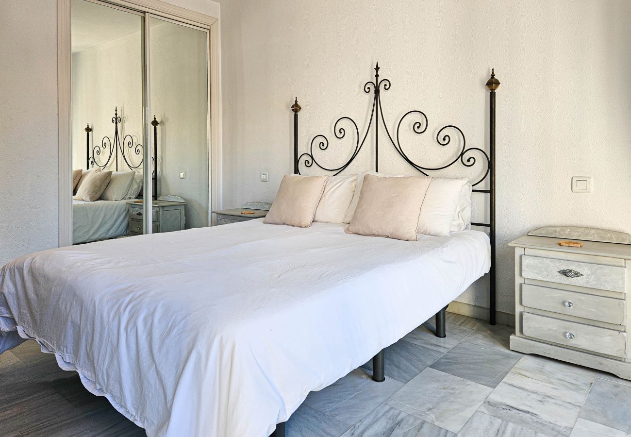 Apartamento en Mijas Costa - Apartamento de dos dormitorios en primera línea de golf, Mijas Golf