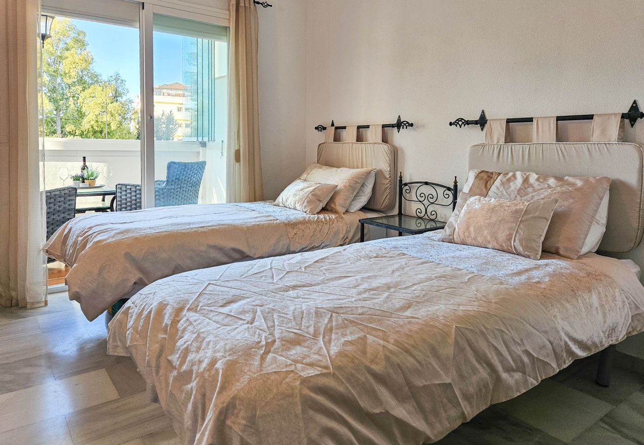Apartamento en Mijas Costa - Apartamento de dos dormitorios en primera línea de golf, Mijas Golf